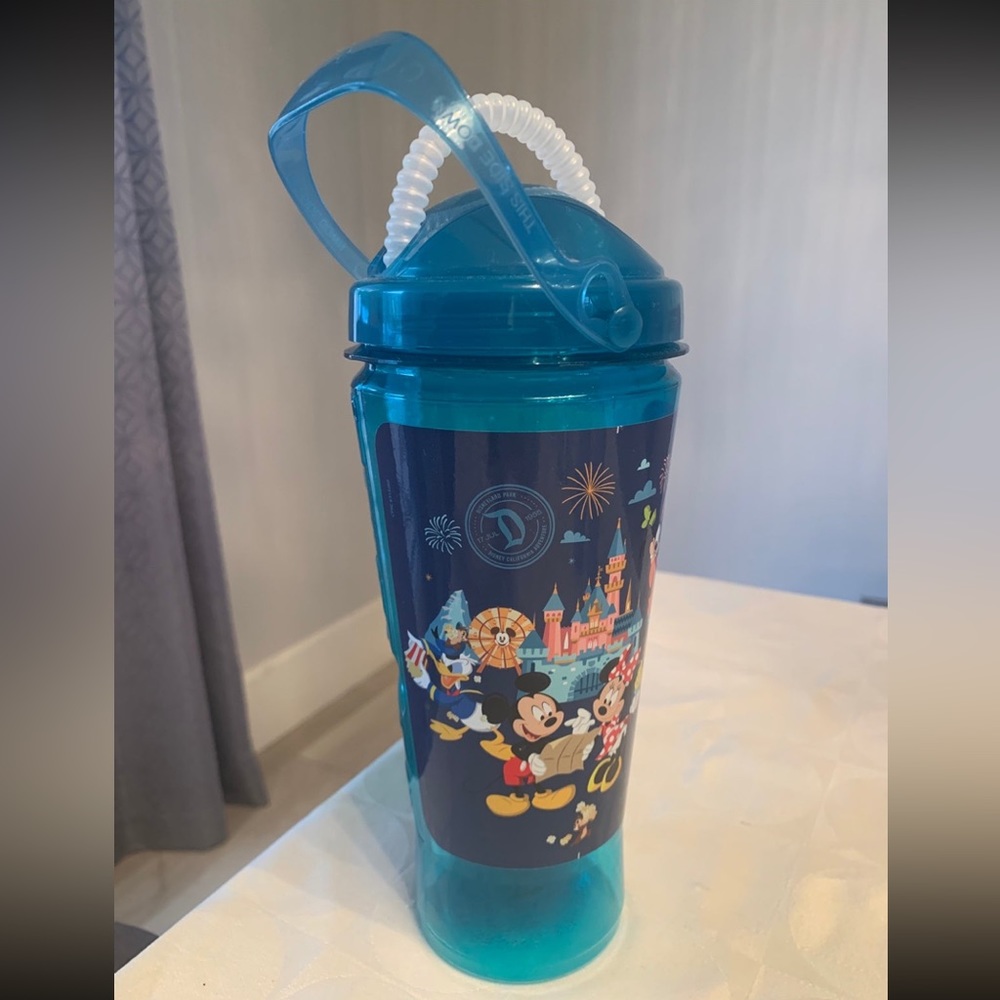 Disney Disneyland park  Turquoise Refillable Drink Holder With Handle USA Rare!